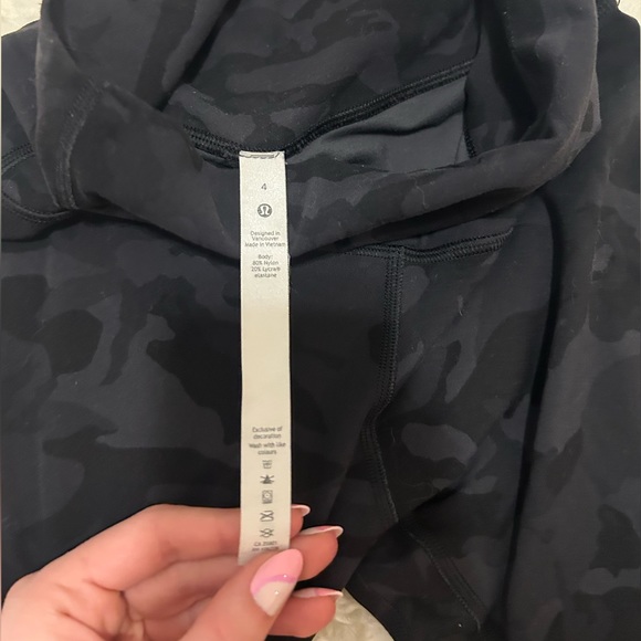 Size 4 Lululemon Biker Shorts - Picture 3 of 3